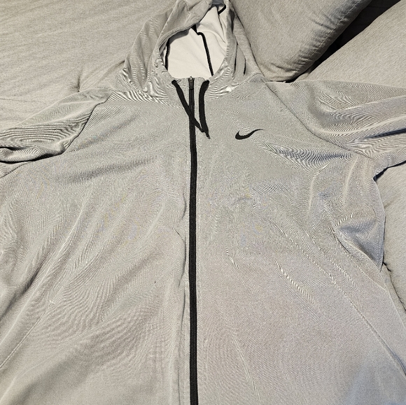 Nike Pullover - Picture 3 of 4